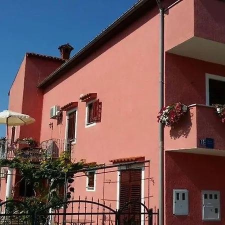 In Vrvari With Air Conditioning, Wifi 664-6 * Porec