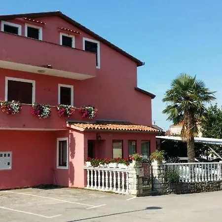 In Vrvari With Air Conditioning, Wifi 664-6 Porec
